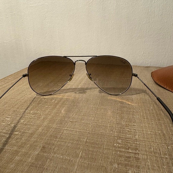 Ray-Ban
AVIATOR GRADIENT SUNGLASSES - Picture 4 of 15